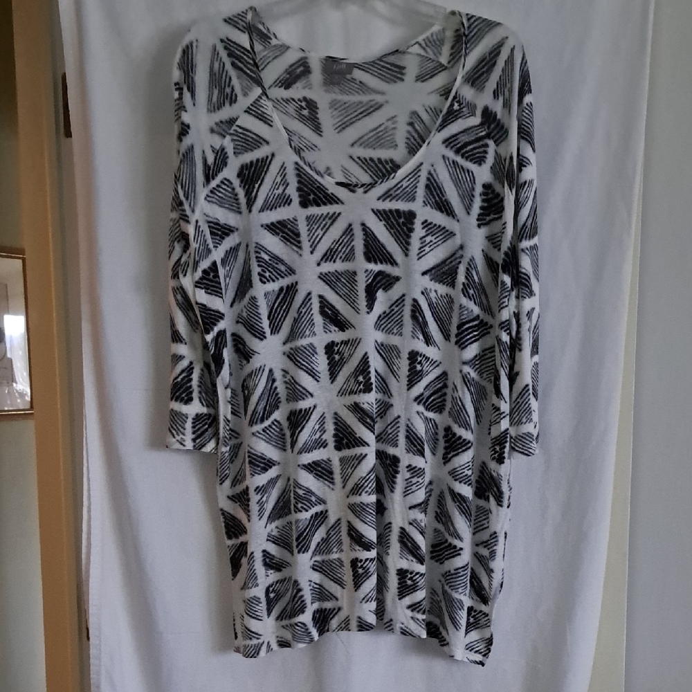 J. Jill Black and White Geometric Long Sleeve Top